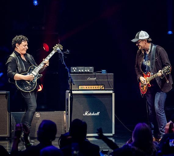 10_26_19_schon_Bonamassa_at_journey_by_ERIK_KABIK-31 (1).jpg