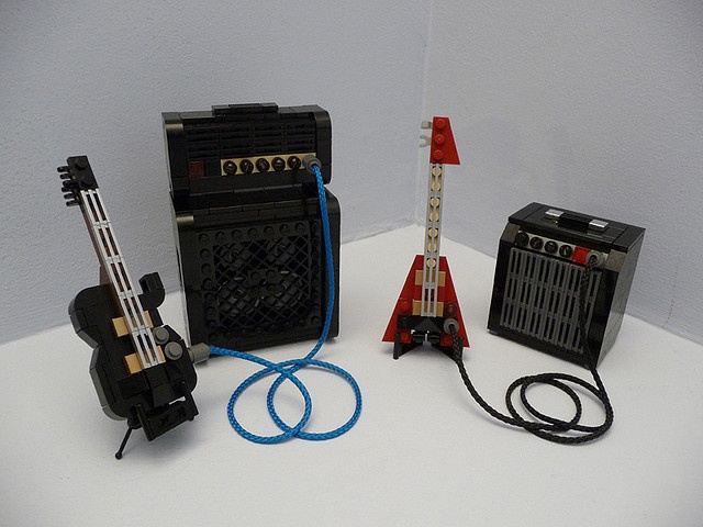 24d5661e96bf4e89b444da4f60eb9660--lego-guitar-lego-christmas.jpg
