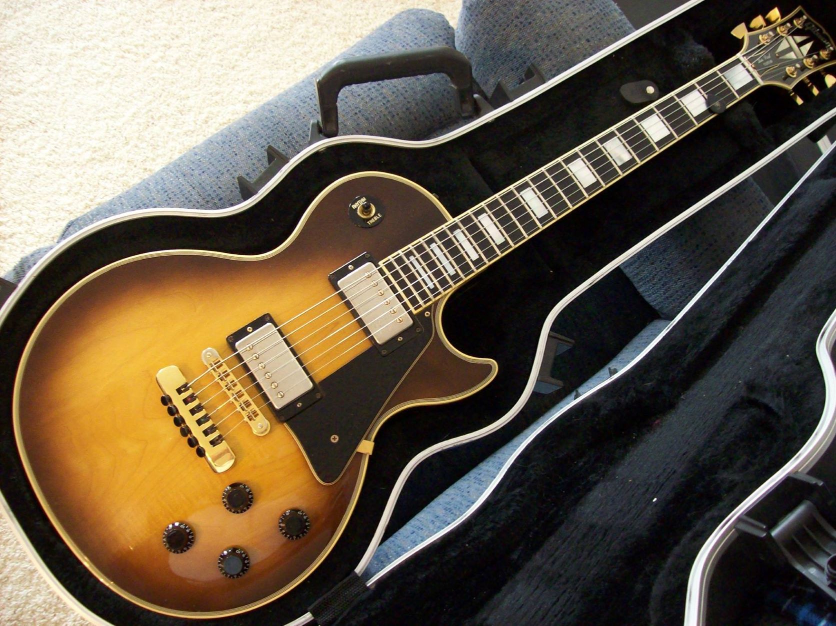 87 Les Paul Custom resized.jpg