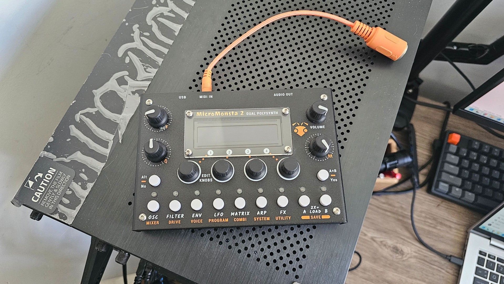 Audiothingies Micromonsta 2.jpg