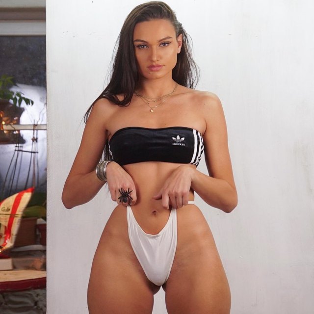 Carinnha White - tumblr_bf5a3c3115ffe4936e47cb7dbe4f9215_0b77b3a1_640.jpg