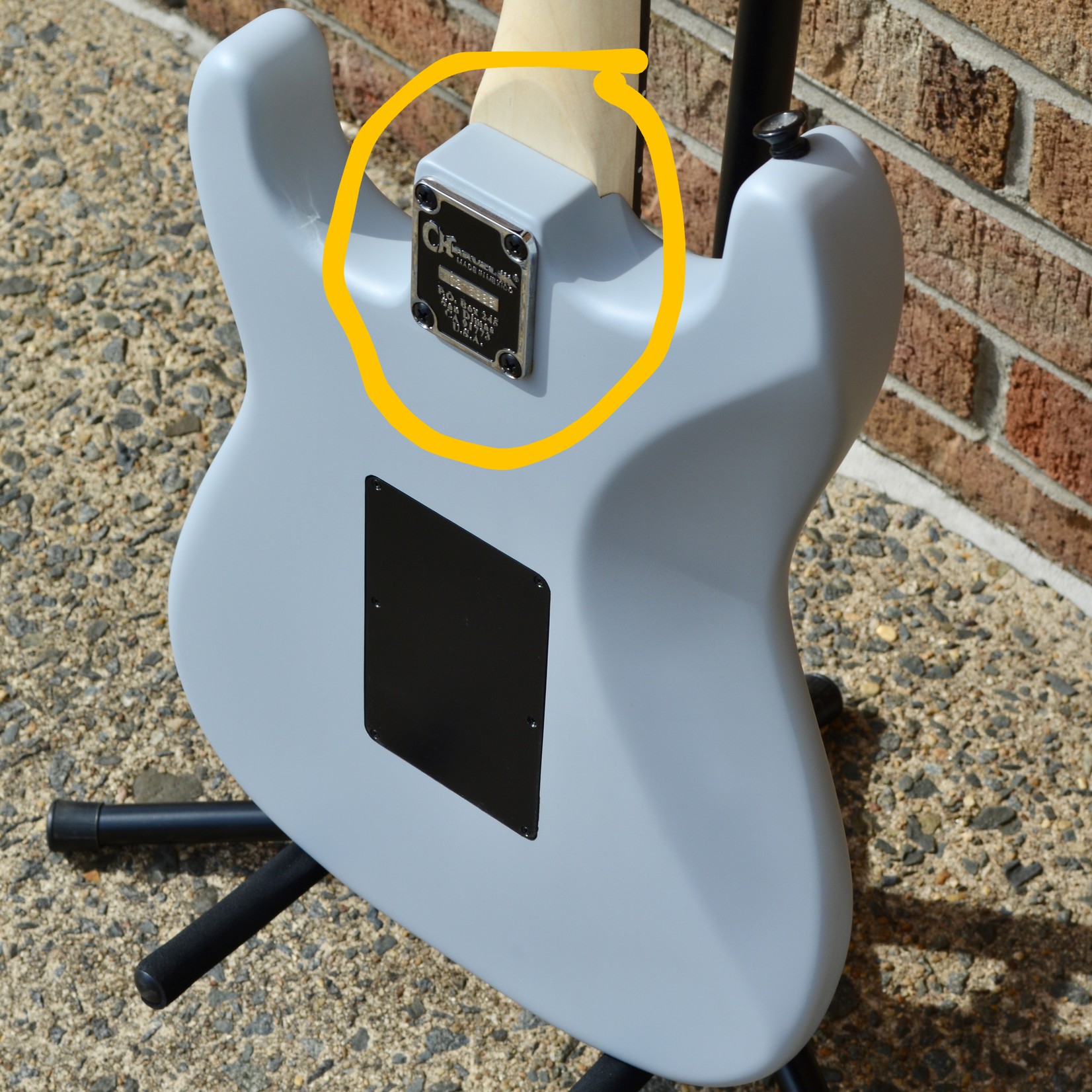 charvel-charvel-pro-mod-so-cal-style-1-hh-fr-e-202~2.jpg