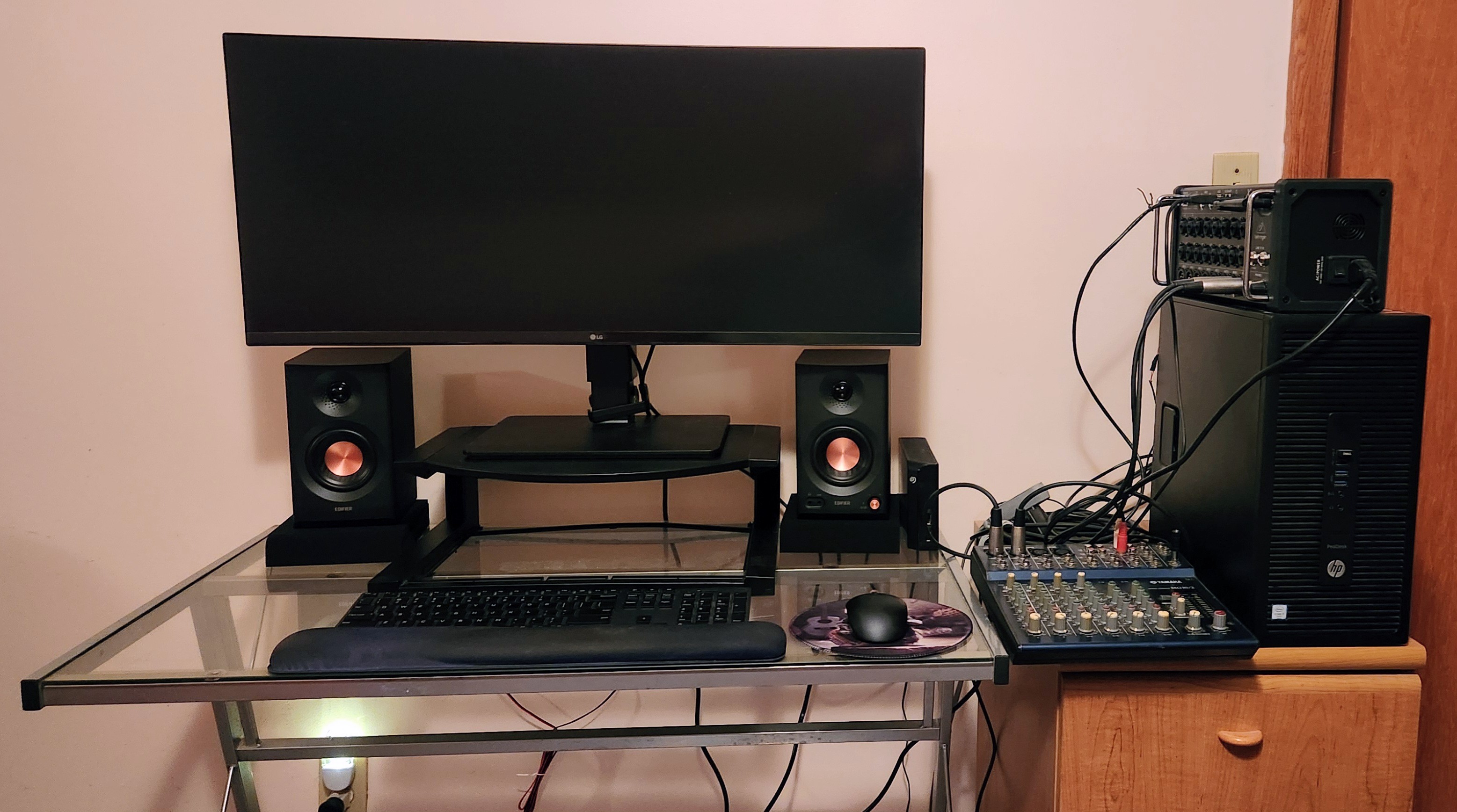 Edifier MR3 Setup.jpg