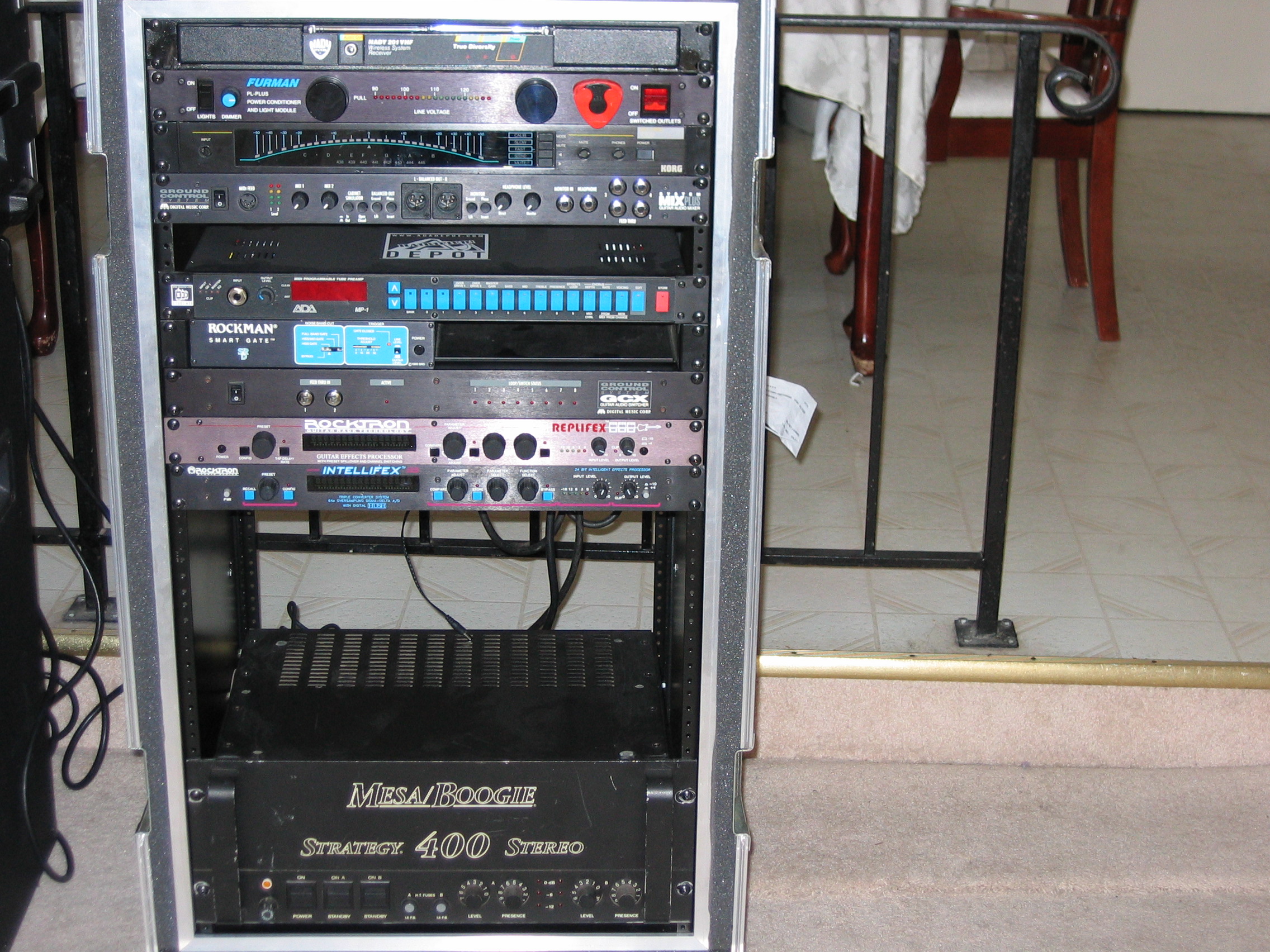 Guitar rack #1.JPG