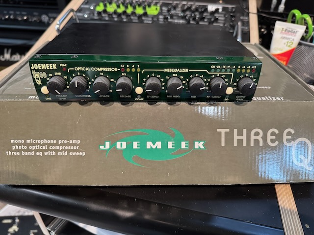 JoeMeek ThreeQ - 23.jpeg