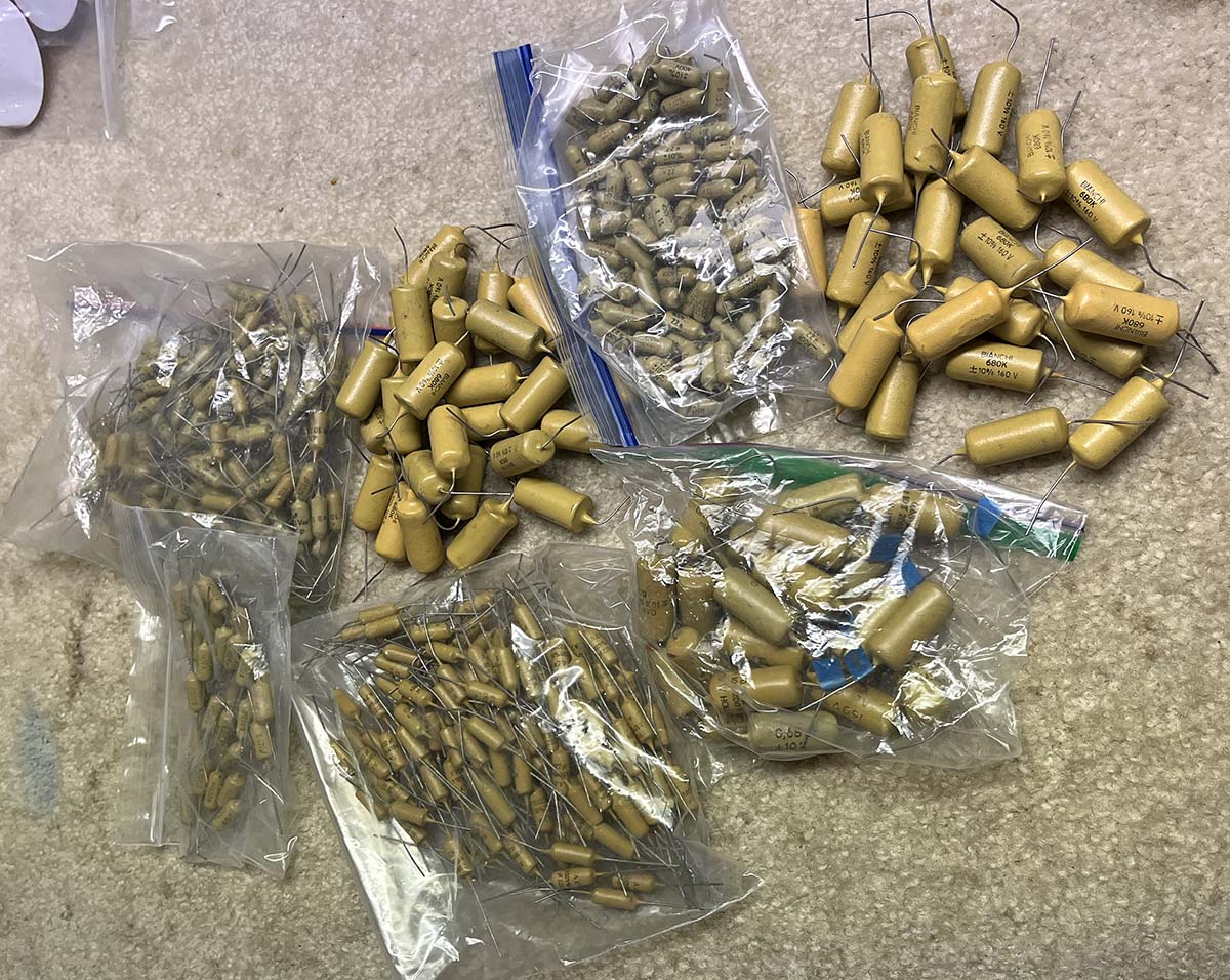 Mustard_Caps.jpg
