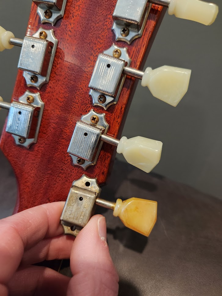 neck of a gibson.JPG