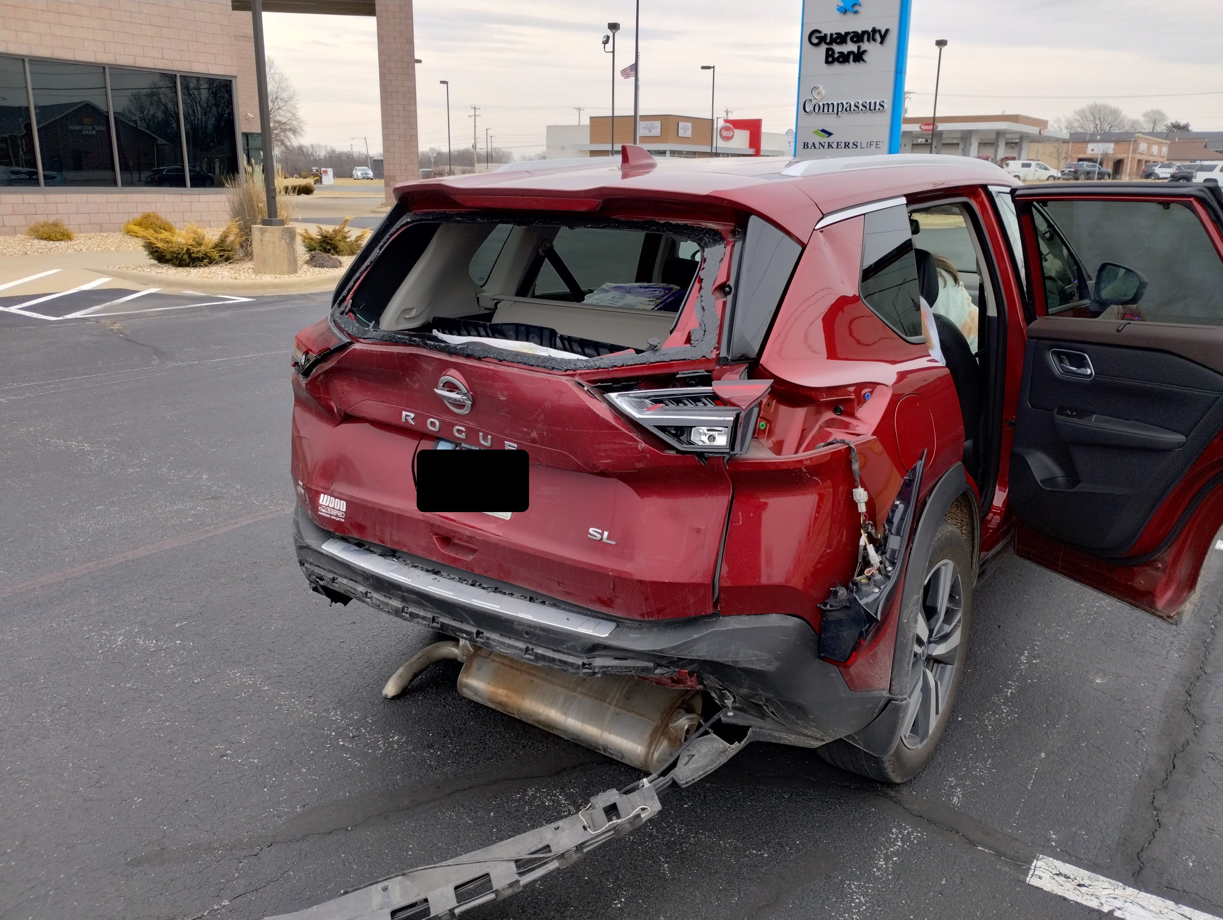 Nissan Rogue Crash Pic 2 Resized.jpg