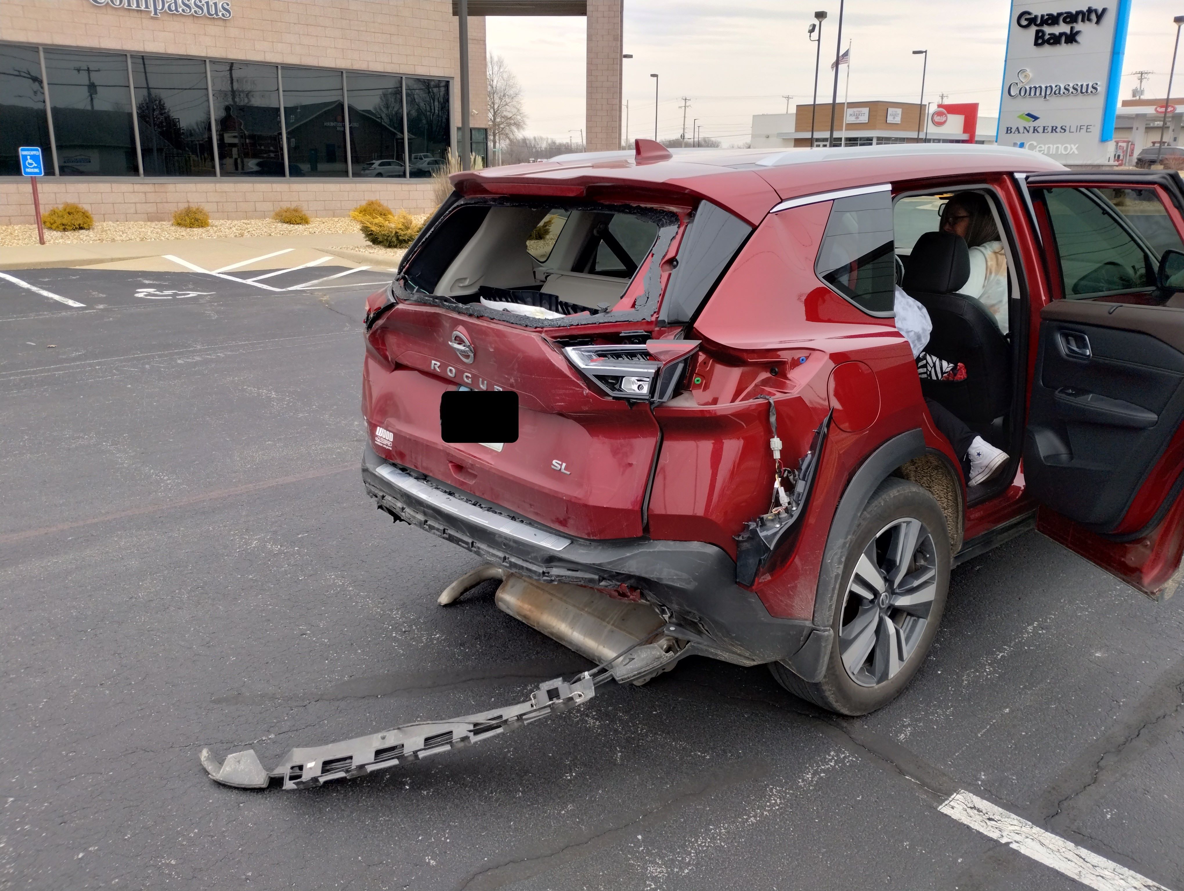 NIssan Rogue Crash Pic 3 Resized.jpg