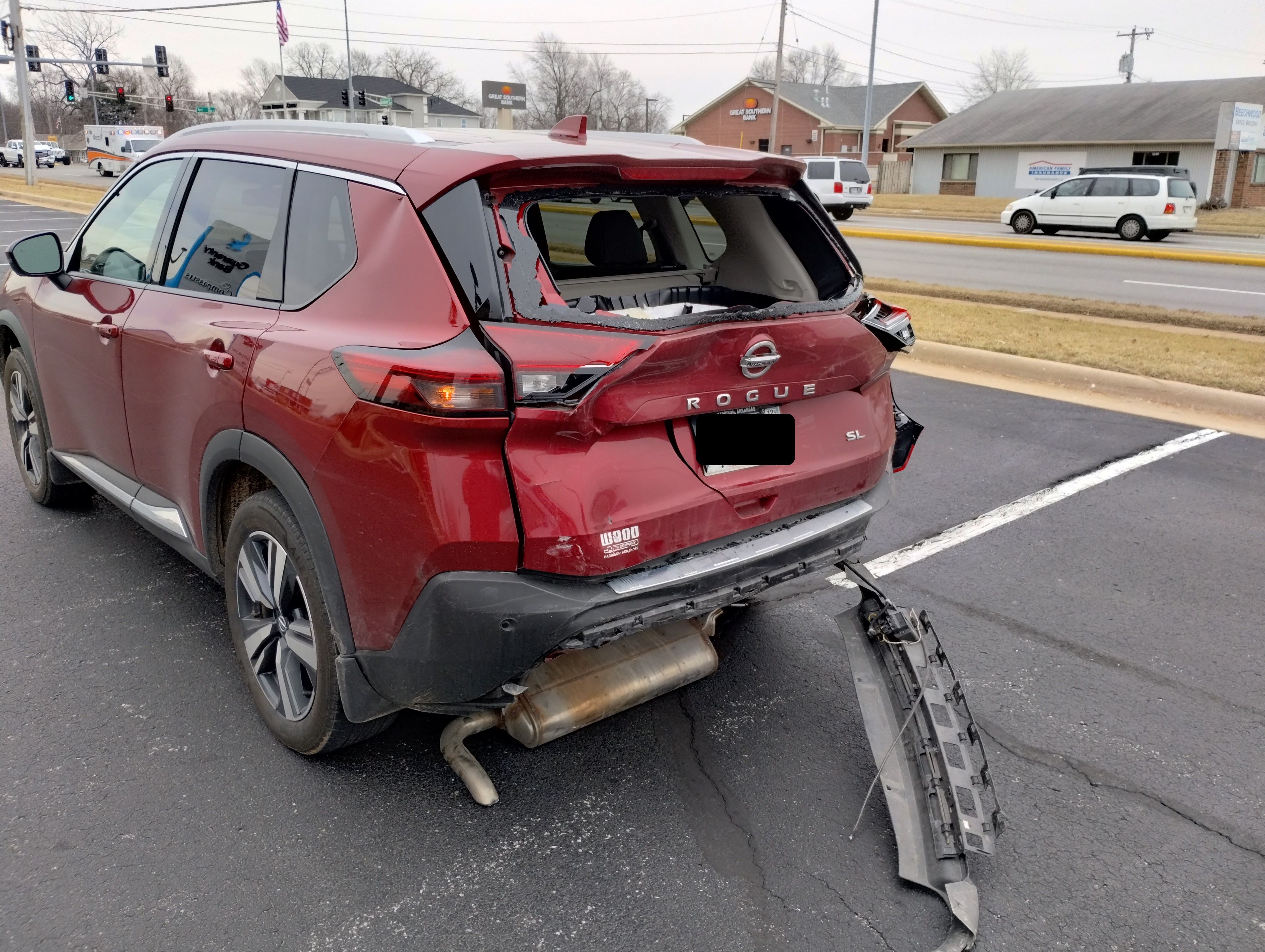 Nissan Rogue Crash Pic 4 Resized.jpg