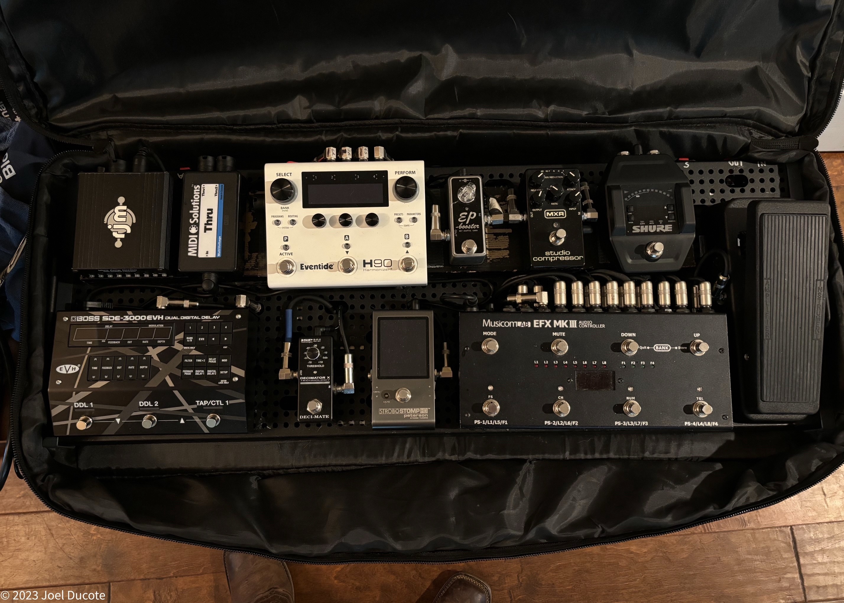 Pedalboard.jpg