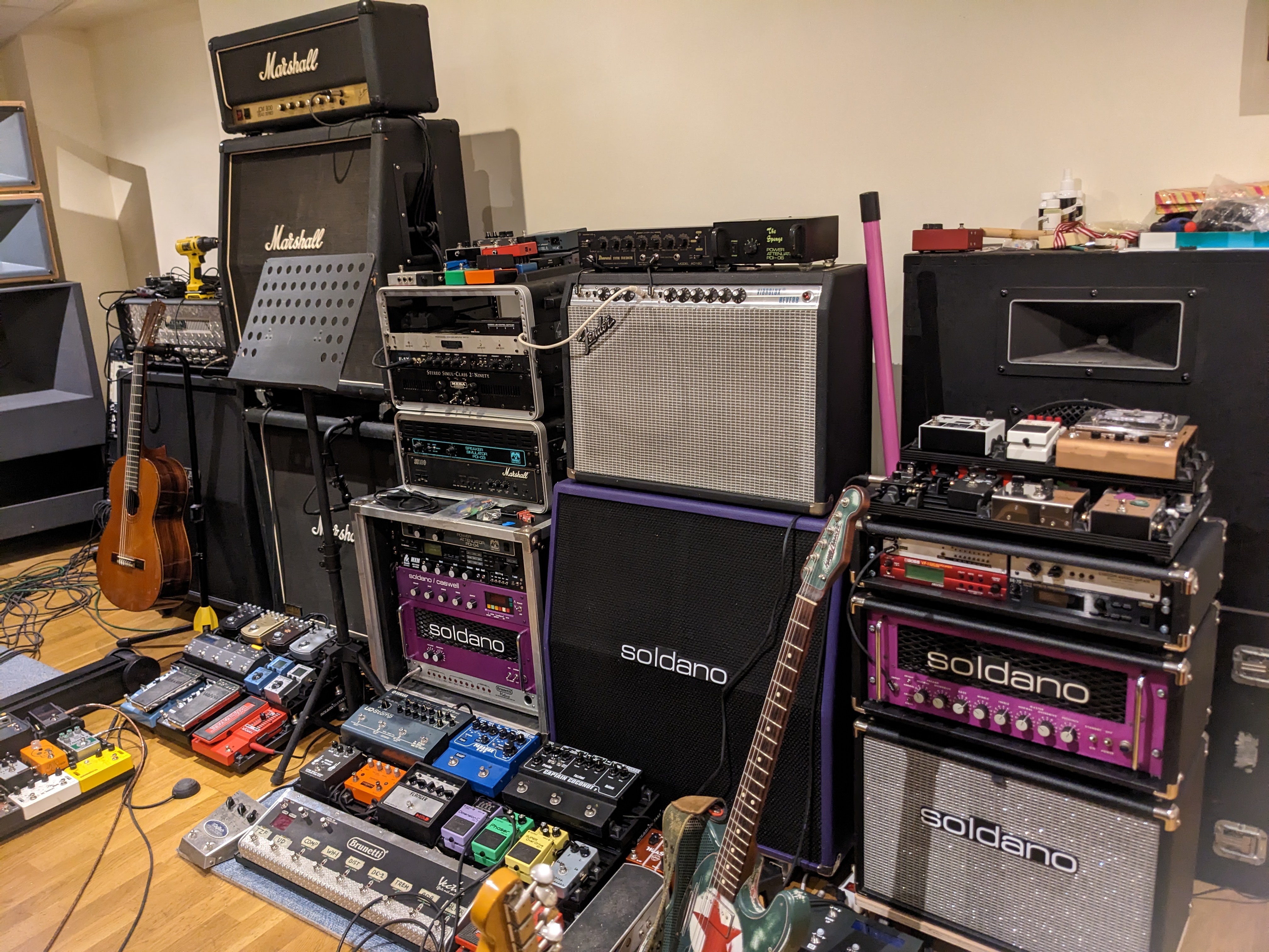 Studio_Guitar_Amps.jpg