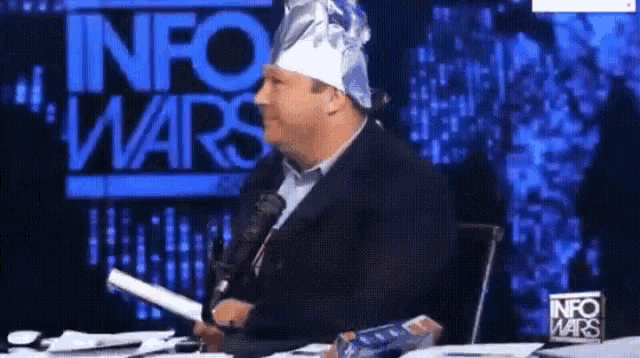 tinfoilhatalexjones.gif