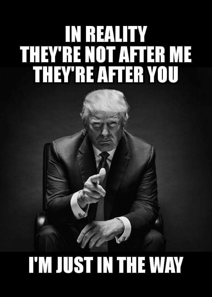 trump-suit-3.png
