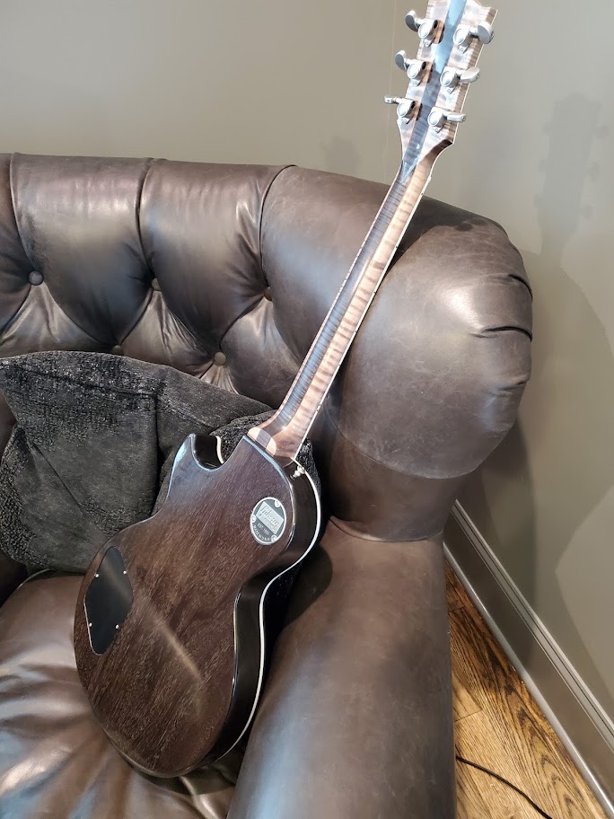 Vivian Les Paul 3.jpg