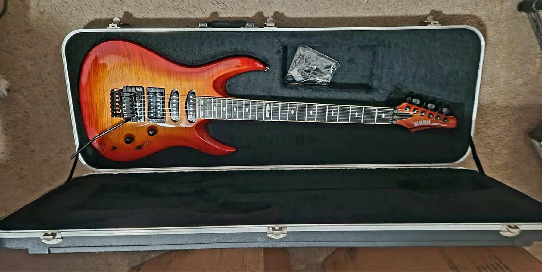 YAMAHA RGX STANDARD IN CASE.jpg
