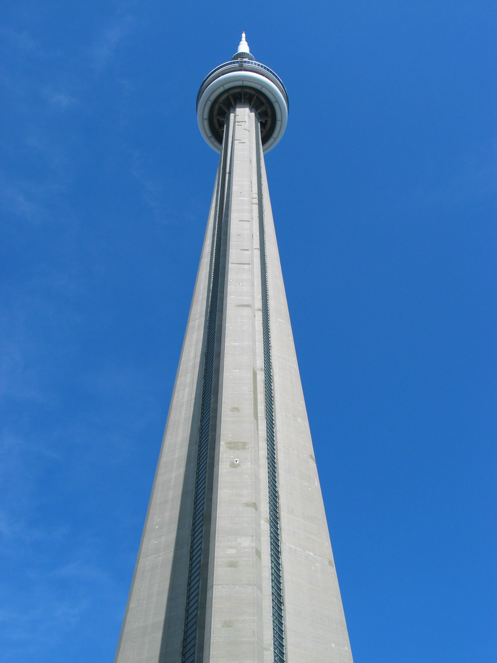 CN_Tower_2003-07-13.jpg