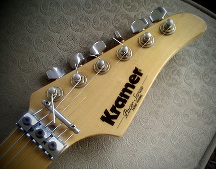 kramer_headstock.jpg