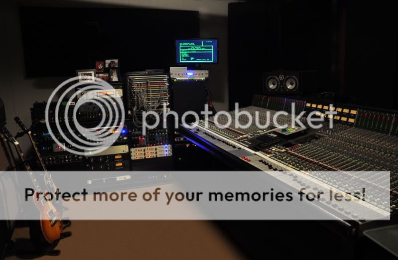 studio_0012_final_web.jpg