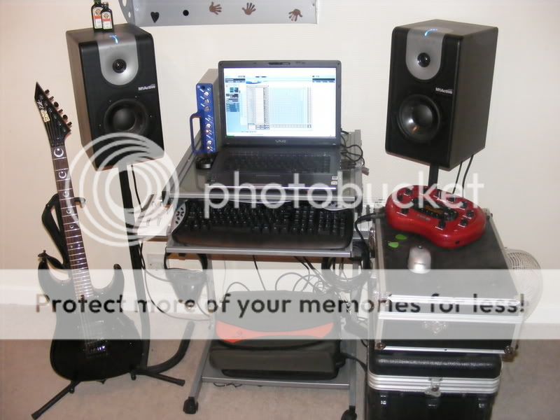 2007_1003shitguitar0018.jpg
