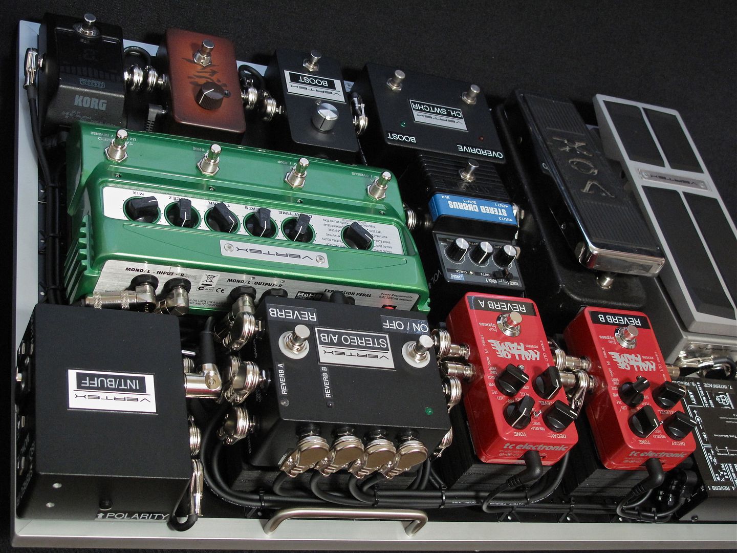RobbenFordPedalboardv25.jpg