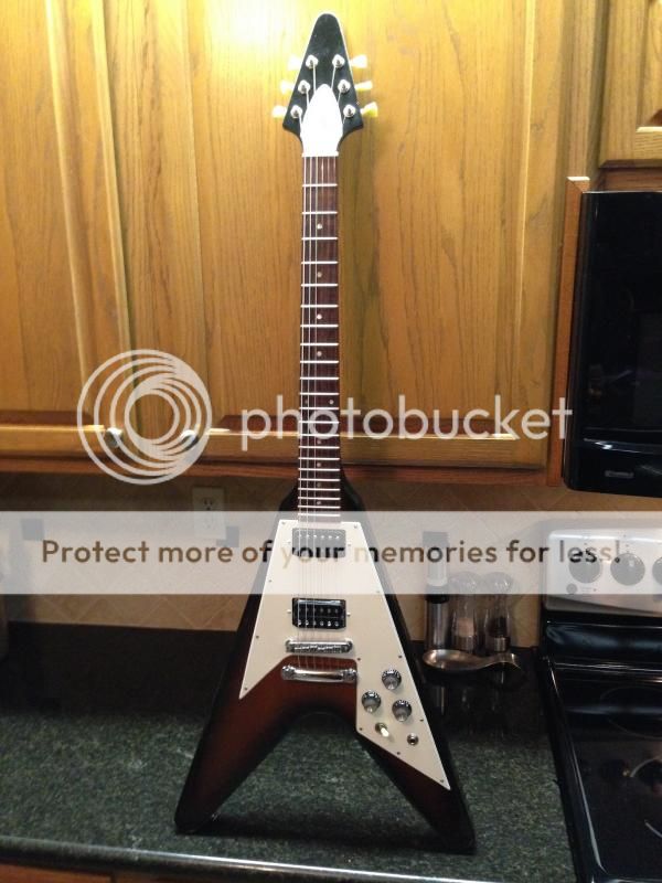 GibsonFlyingV2.jpg