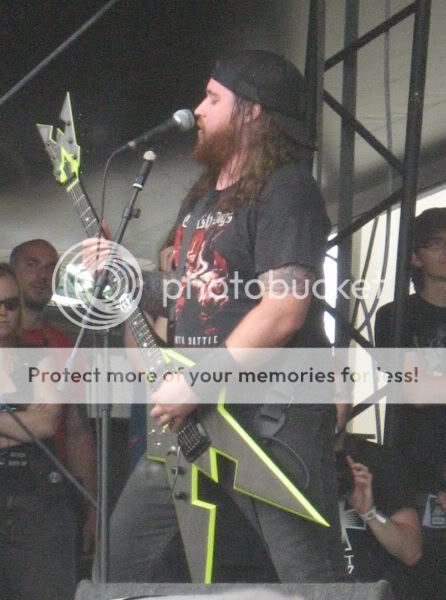 35muciapialwasteguitar.jpg