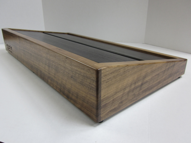 figured-walnut-pedalboard-3.jpg