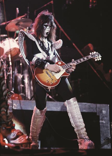AP-COUNTERFEIT-GUITARS-Frehley.jpg