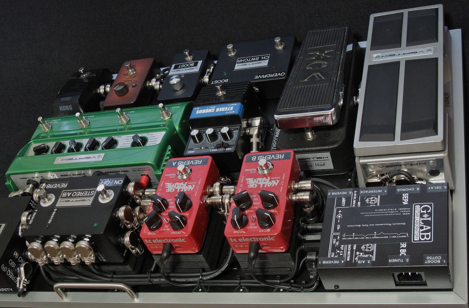 RobbenFordPedalboardv22.jpg