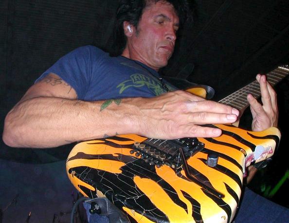 GeorgeLynchGuitarShow.jpg