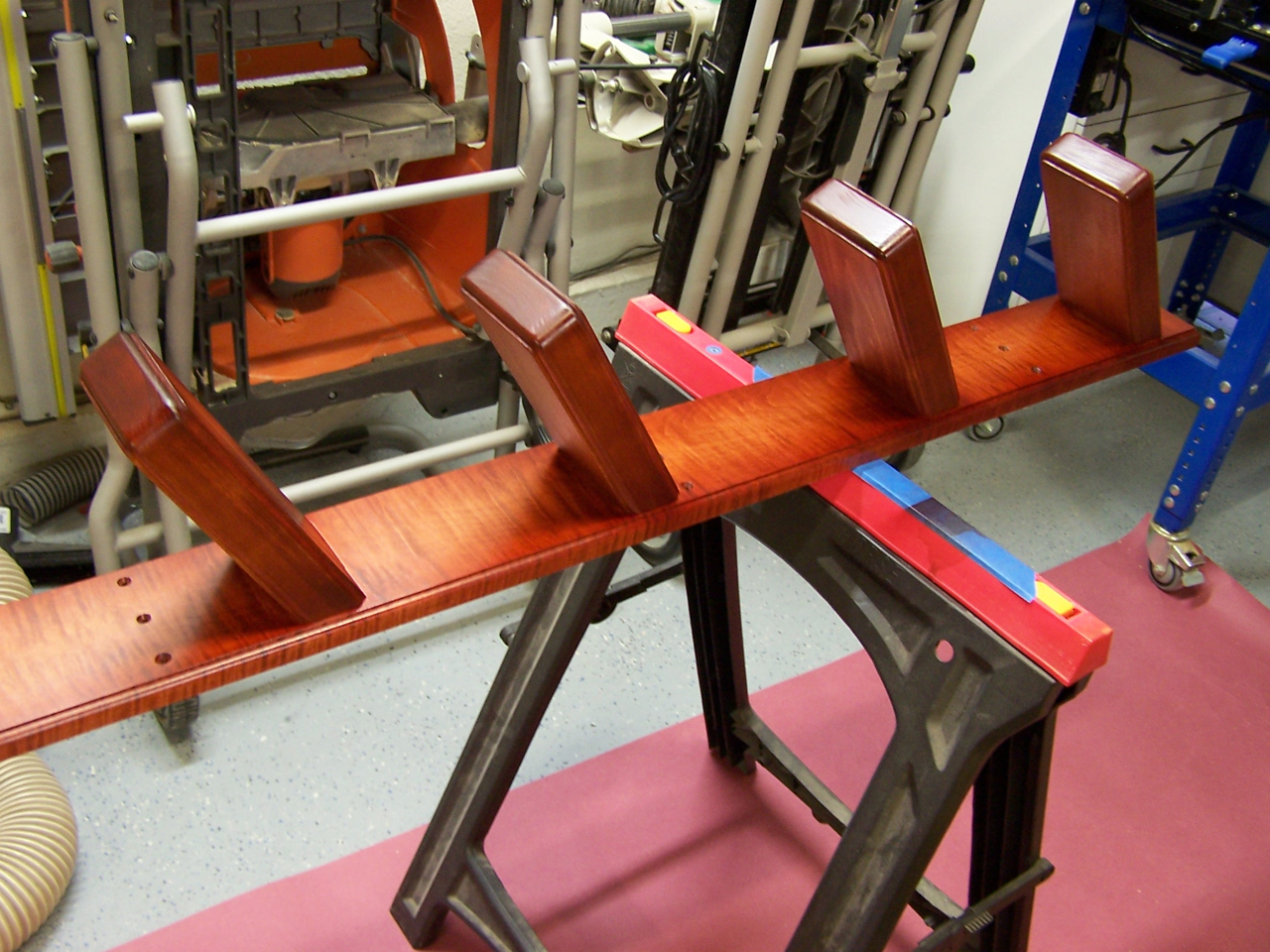 GuitarRackLacquer2.jpg