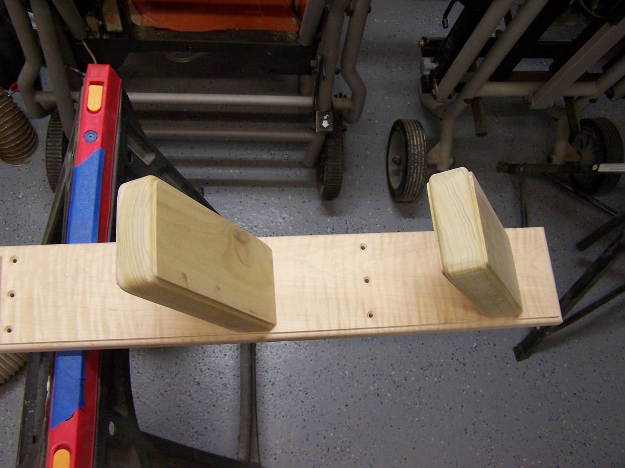 GuitarRackAssembled3.jpg
