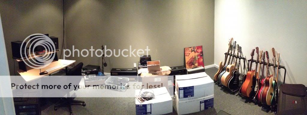 photocontrolroom_zpsfff9e765.jpg