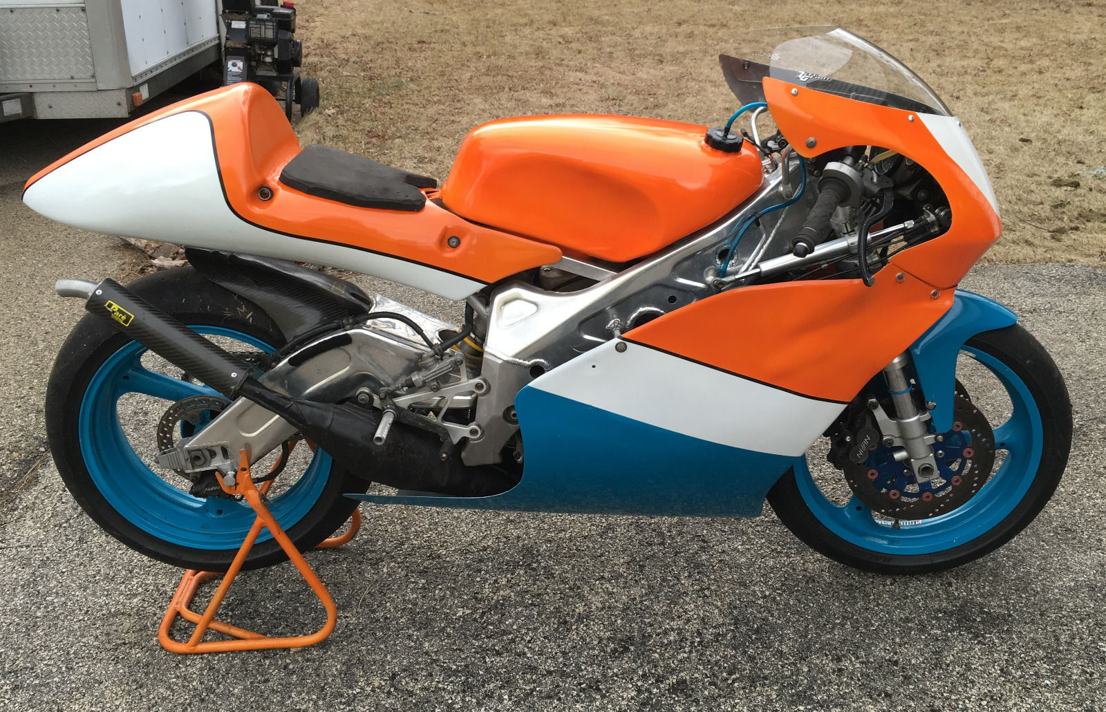 1993-Yamaha-TZ250-R-Side.jpg