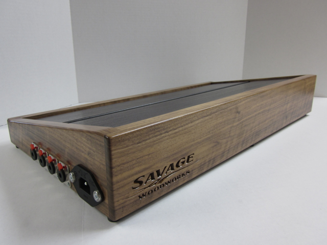figured-walnut-pedalboard-4.jpg