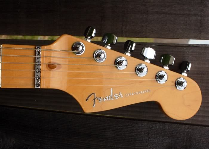 Strat-03.jpg