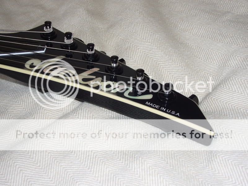 Jackson4-HeadstockDetail.jpg